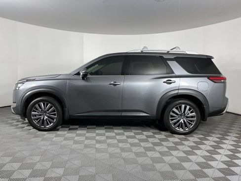 Used 2025 Nissan Pathfinder SL w/ SL Premium Package FWD image 7