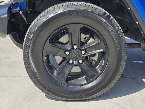 Used 2021 Jeep Wrangler Unlimited Sahara AWD/4WD image 13