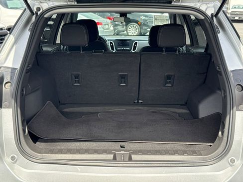 Used 2022 Chevrolet Equinox LS FWD image 9