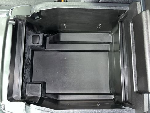 Used 2022 Ford Expedition XLT image 25