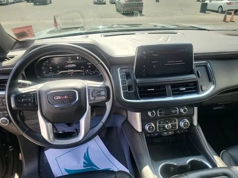 Used 2023 GMC Yukon XL SLT AWD/4WD image 6