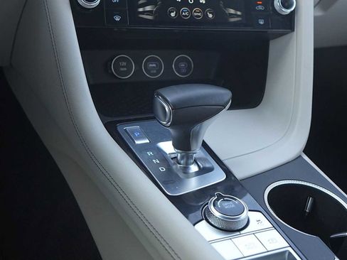 Used 2024 Genesis G70 2.5T image 20