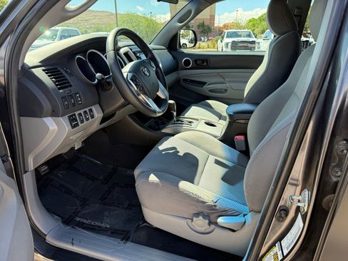 Used 2015 Toyota Tacoma 4x4 Double Cab w/ TRD Off-Road Package image 10