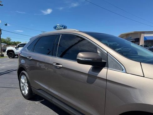 Used 2019 Ford Edge Titanium FWD image 8