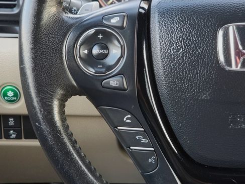 Used 2018 Honda Pilot Touring image 23