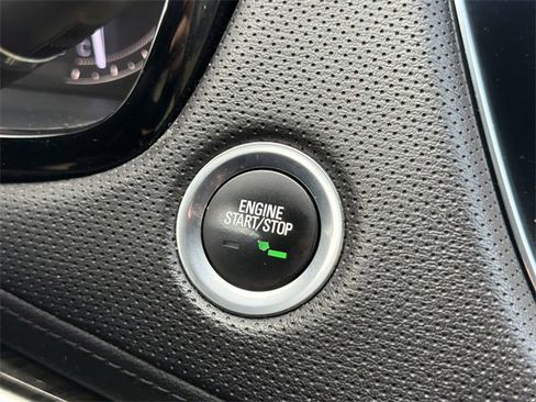 Used 2017 Cadillac XT5 FWD image 9