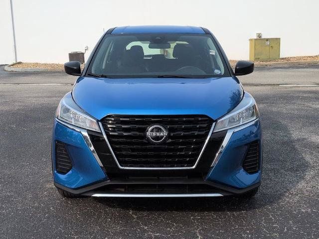 Certified 2025 Nissan Kicks Play S FWD image 9