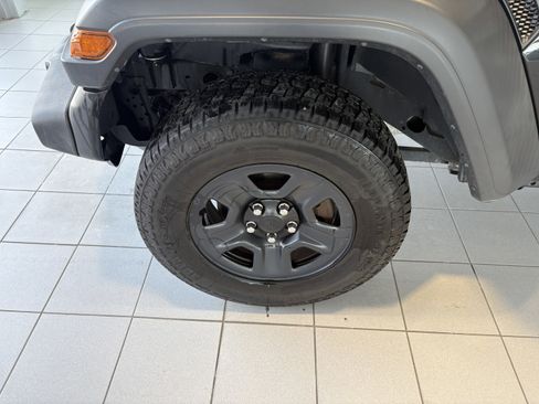 Used 2021 Jeep Wrangler Sport S image 8