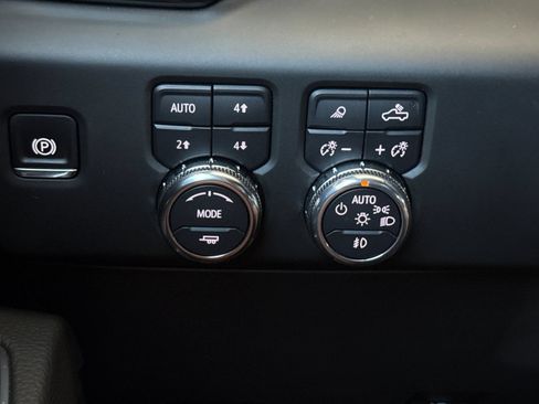 Used 2025 GMC Sierra 1500 Denali AWD/4WD image 40