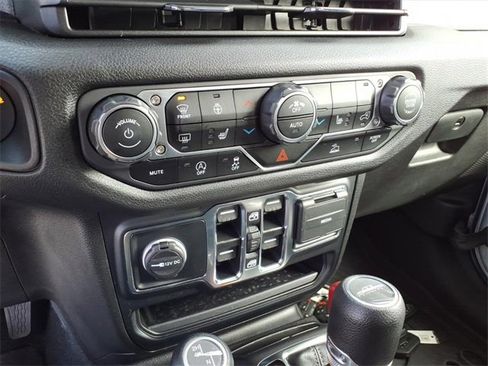 Used 2024 Jeep Gladiator Sport image 22