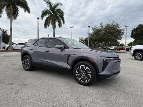 Used 2026 Chevrolet Blazer EV LT FWD image 2