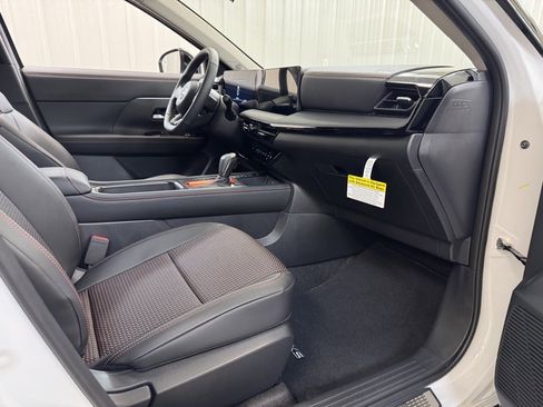 New 2026 Nissan Kicks SR image 26