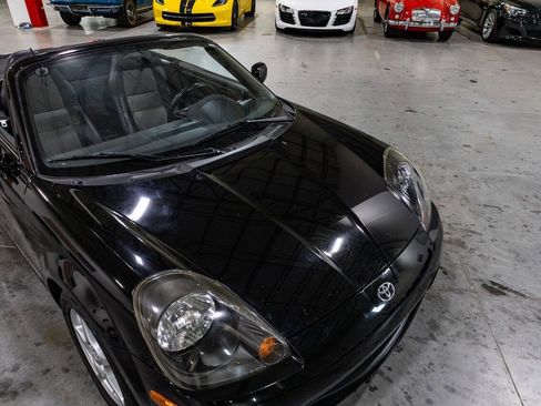 Used 2000 Toyota MR2 RWD image 31