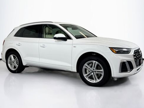 Used 2022 Audi Q5 e Premium Plus w/ Premium Plus Package image 3