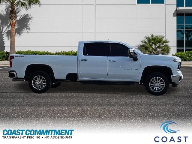 Certified 2025 Chevrolet Silverado 2500 LTZ w/ LTZ Convenience Package AWD/4WD image 5