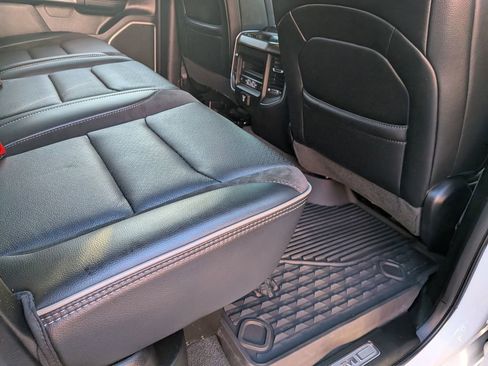 Used 2022 RAM 1500 Laramie AWD/4WD image 24