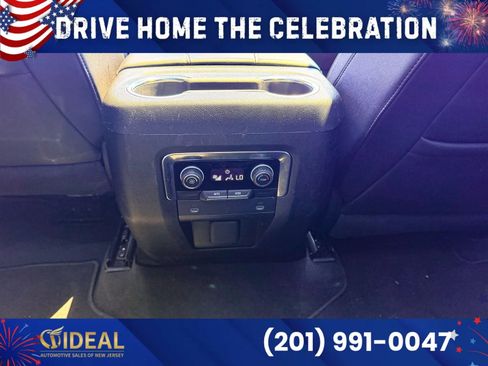 Used 2024 Chevrolet Suburban Z71 AWD/4WD image 21