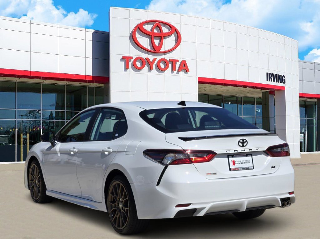 Used 2023 Toyota Camry SE w/ Convenience Package FWD image 3