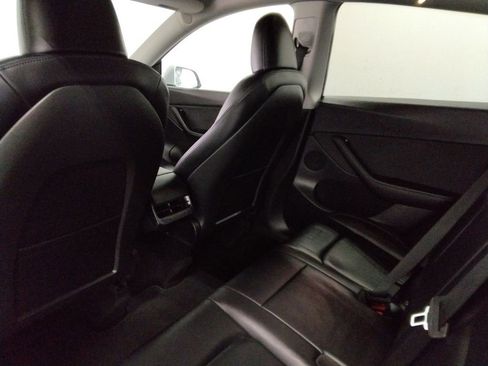 Used 2022 Tesla Model Y Performance image 34