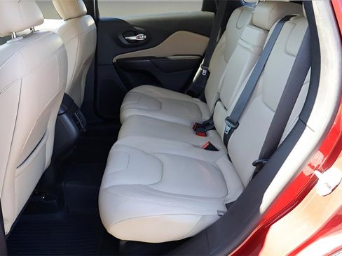 Used 2015 Jeep Cherokee Limited image 14