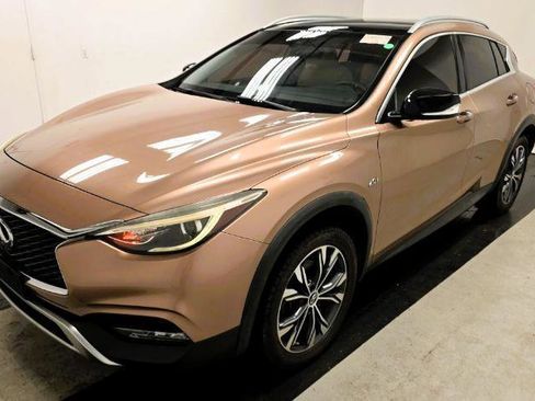 Used 2018 INFINITI QX30 Premium w/ Cargo Package image 5