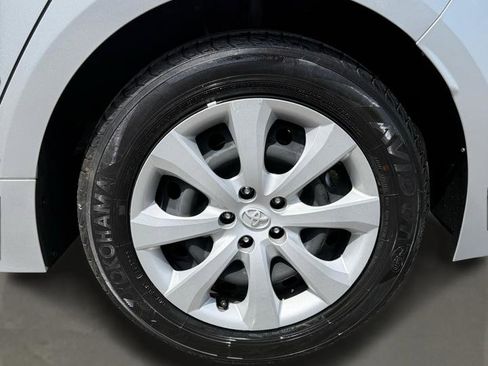 Used 2023 Toyota Corolla LE image 32
