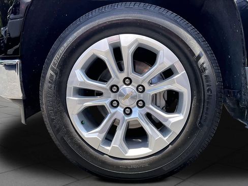 Used 2024 Chevrolet Silverado 1500 LTZ AWD/4WD image 10