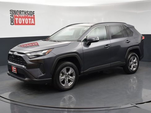 Used 2025 Toyota RAV4 XLE FWD image 8