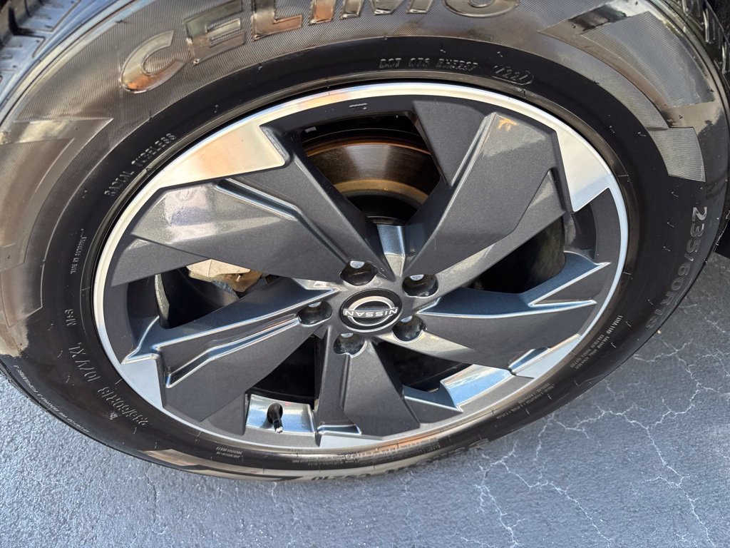 Used 2024 Nissan Rogue SV AWD/4WD image 14