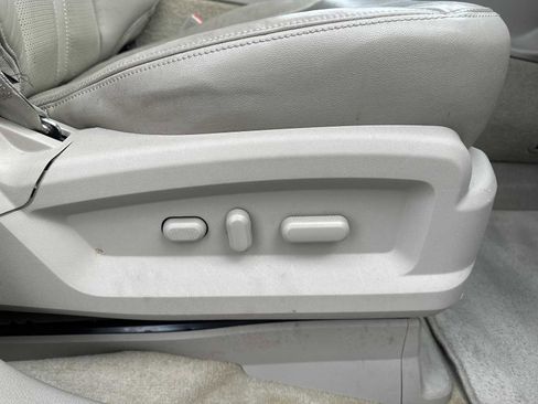 Used 2012 Lincoln MKX FWD w/ Class II Trailer Tow Pkg image 28