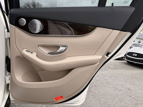 Used 2017 Mercedes-Benz GLC 300 4MATIC image 27