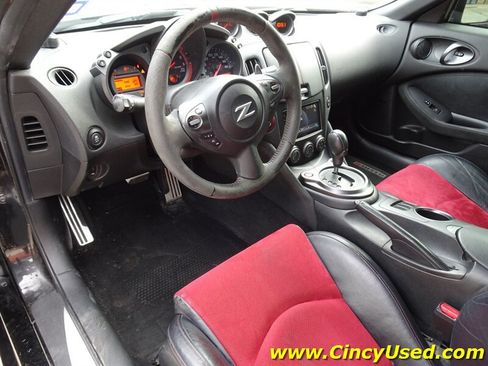 Used 2016 Nissan 370Z NISMO RWD image 10