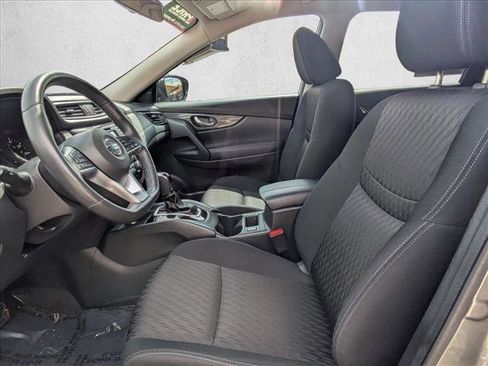 Used 2017 Nissan Rogue SV w/ SV Premium Package AWD/4WD image 11