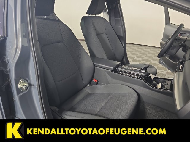 Used 2025 Toyota Prius LE FWD image 28