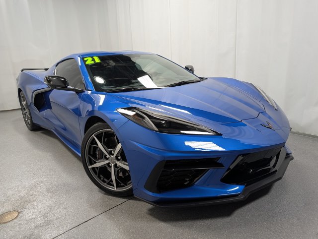 Used 2021 Chevrolet Corvette Stingray Preferred Cpe w/ Z51 Performance Package RWD image 2
