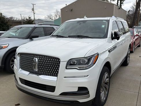 Used 2022 Lincoln Navigator L Reserve image 4