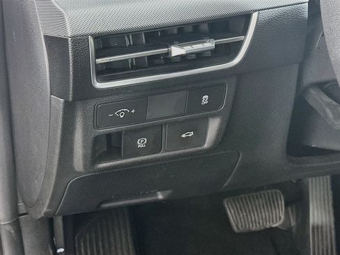 Used 2025 Hyundai Sonata SEL FWD image 17