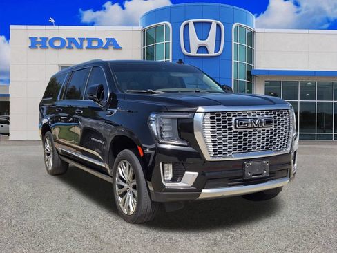 Used 2021 GMC Yukon XL Denali w/ Denali Premium Package AWD/4WD image 14