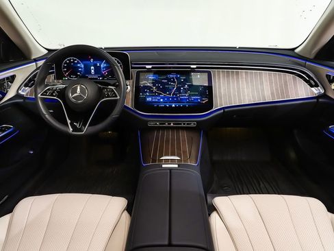 Certified 2025 Mercedes-Benz E 450 4MATIC Sedan image 7