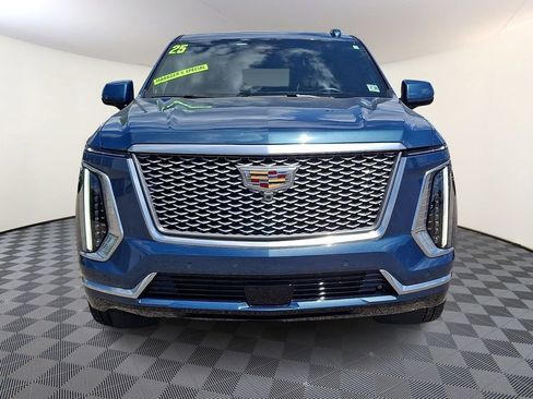 Used 2025 Cadillac Escalade Premium Luxury Platinum AWD/4WD image 2