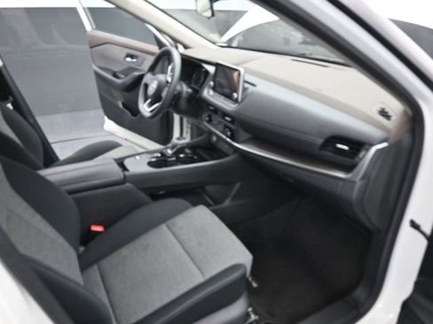 Used 2023 Nissan Rogue SV image 29