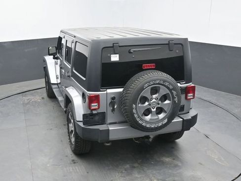 Used 2018 Jeep Wrangler Unlimited Sahara AWD/4WD image 43