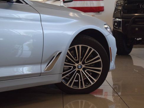 Used 2018 BMW 530i xDrive AWD/4WD image 32