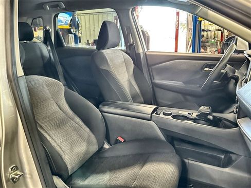 Used 2023 Nissan Rogue SV image 30