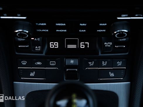 Used 2018 Porsche 911 GT3 image 31