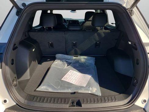 New 2026 Chevrolet Equinox LT w/ Convenience Package II image 10