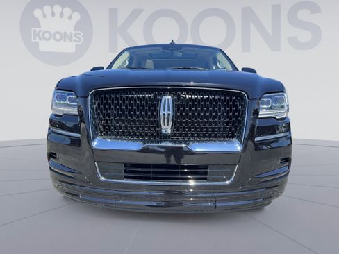 Used 2024 Lincoln Navigator L Reserve AWD/4WD image 11