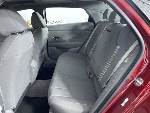 Used 2024 Hyundai Elantra SEL w/ Convenience Package image 20