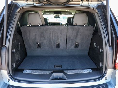 Used 2023 GMC Yukon Denali AWD/4WD image 13