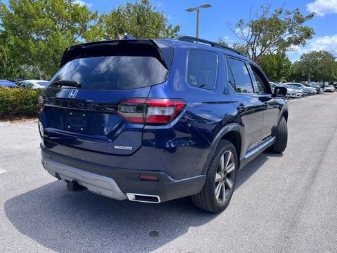 Used 2023 Honda Pilot Touring image 6
